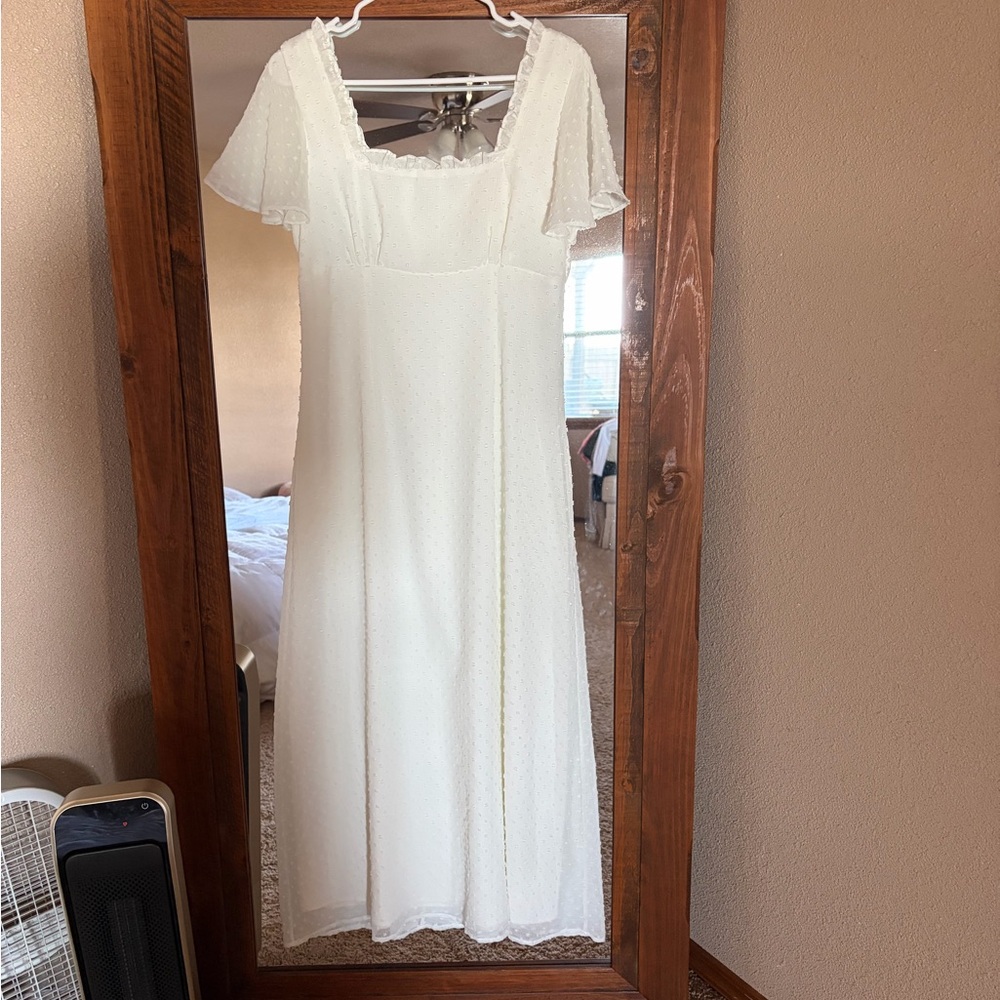 Elegant White Maxi Dress